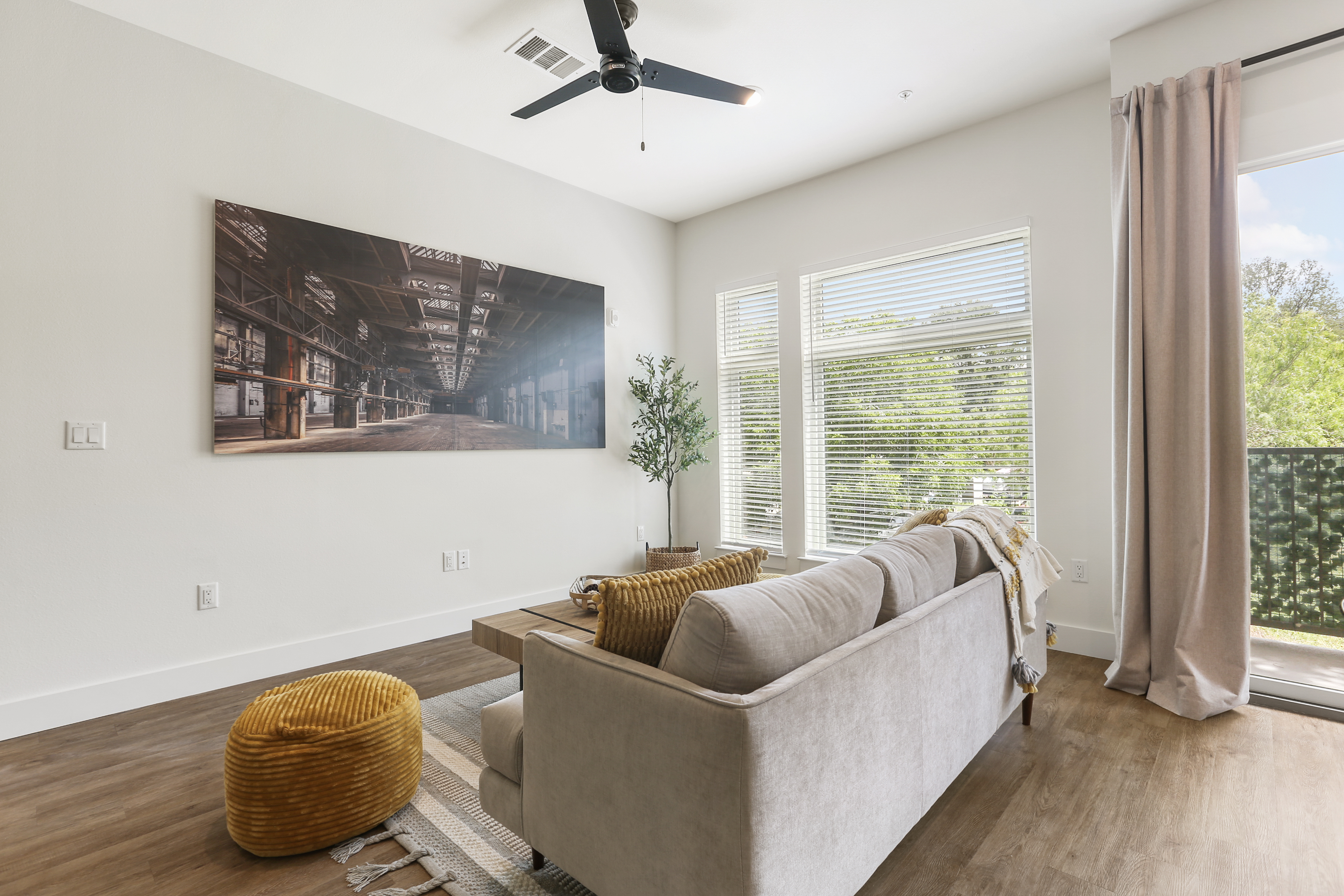 East Grove residence — unit-1206-4A4A3493.jpg