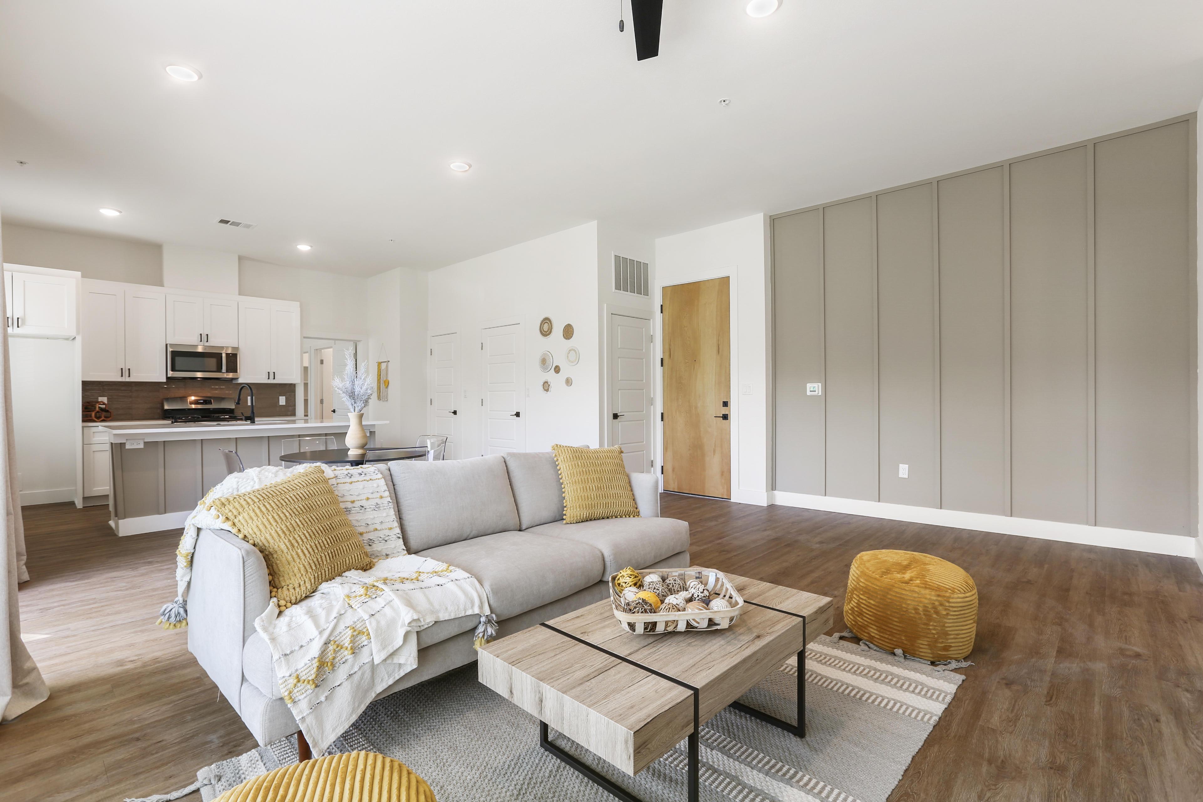 East Grove residence — unit-1206-4A4A3464.jpg