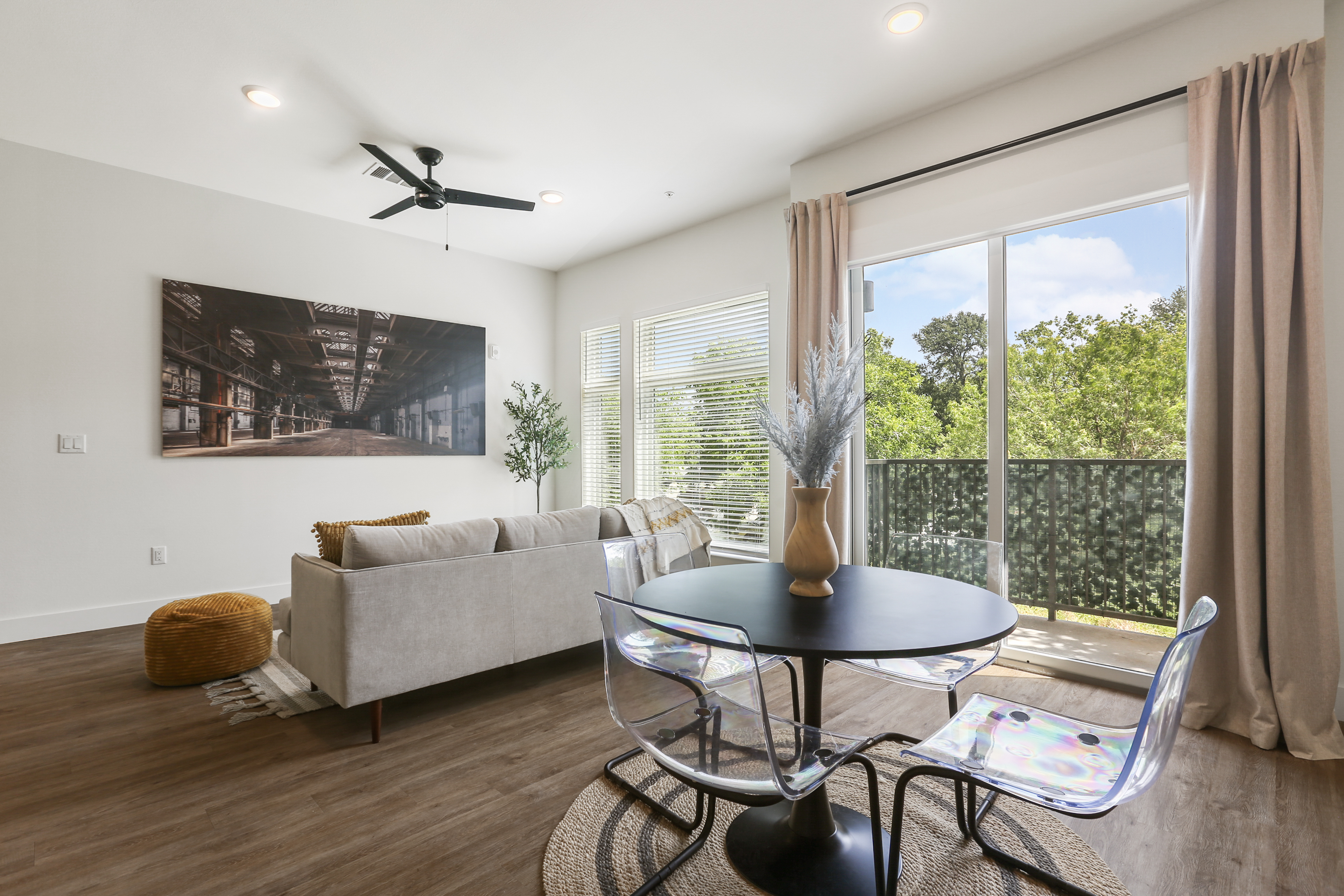 East Grove residence — unit-1206-4A4A3480.jpg