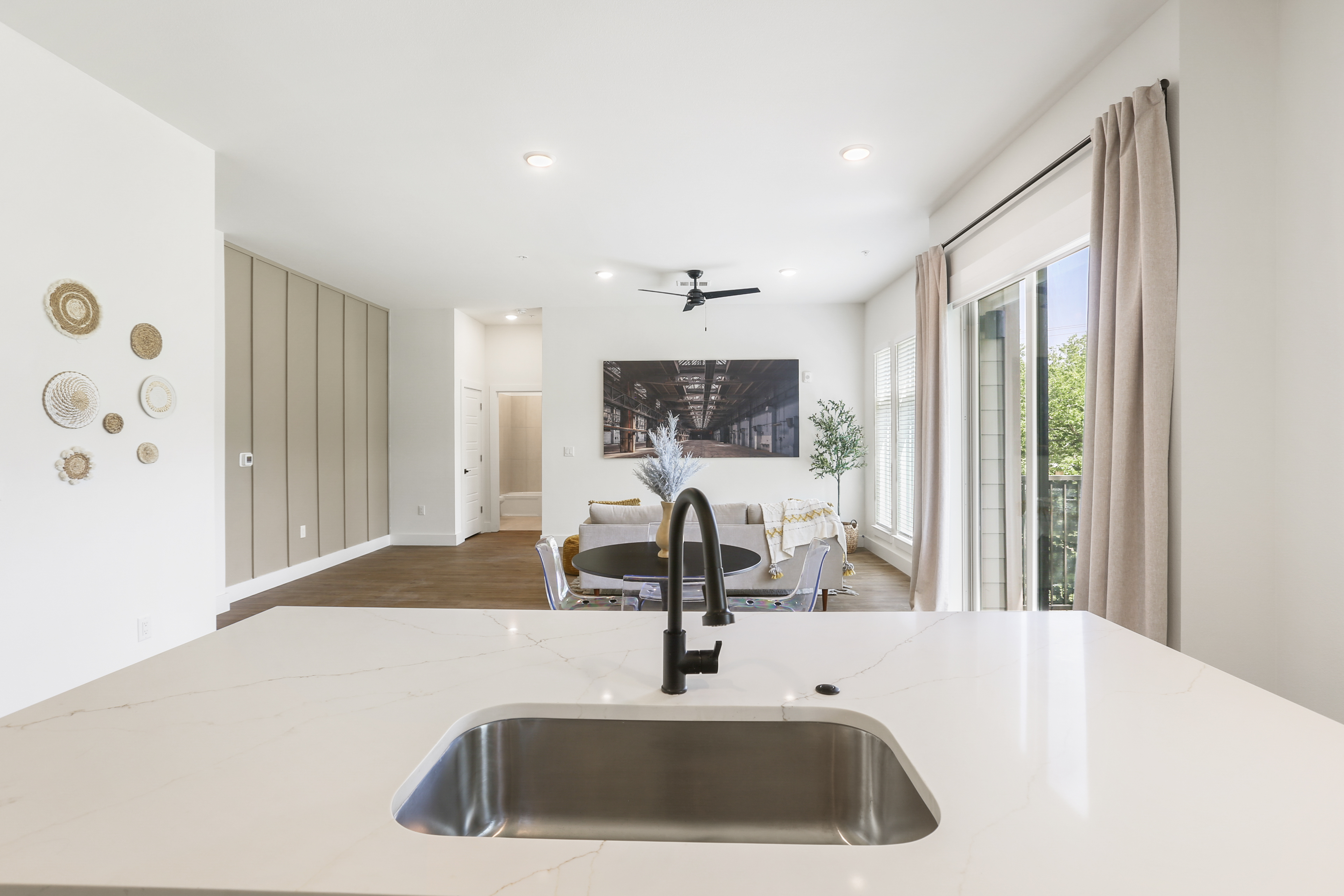 East Grove residence — unit-1206-4A4A3518.jpg