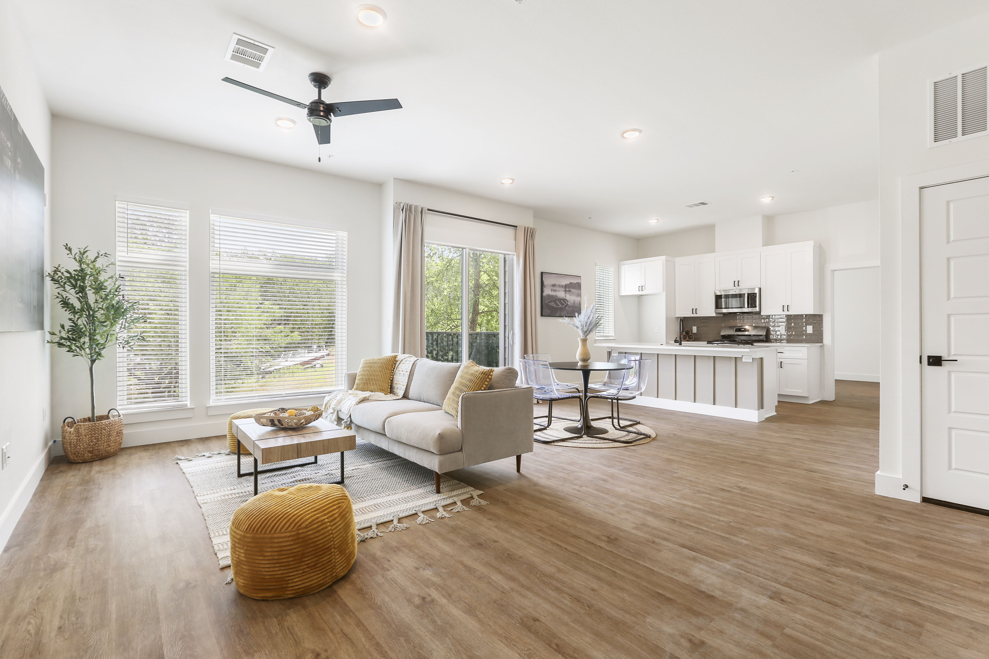 East Grove residence — unit-1206-4A4A3444.jpg