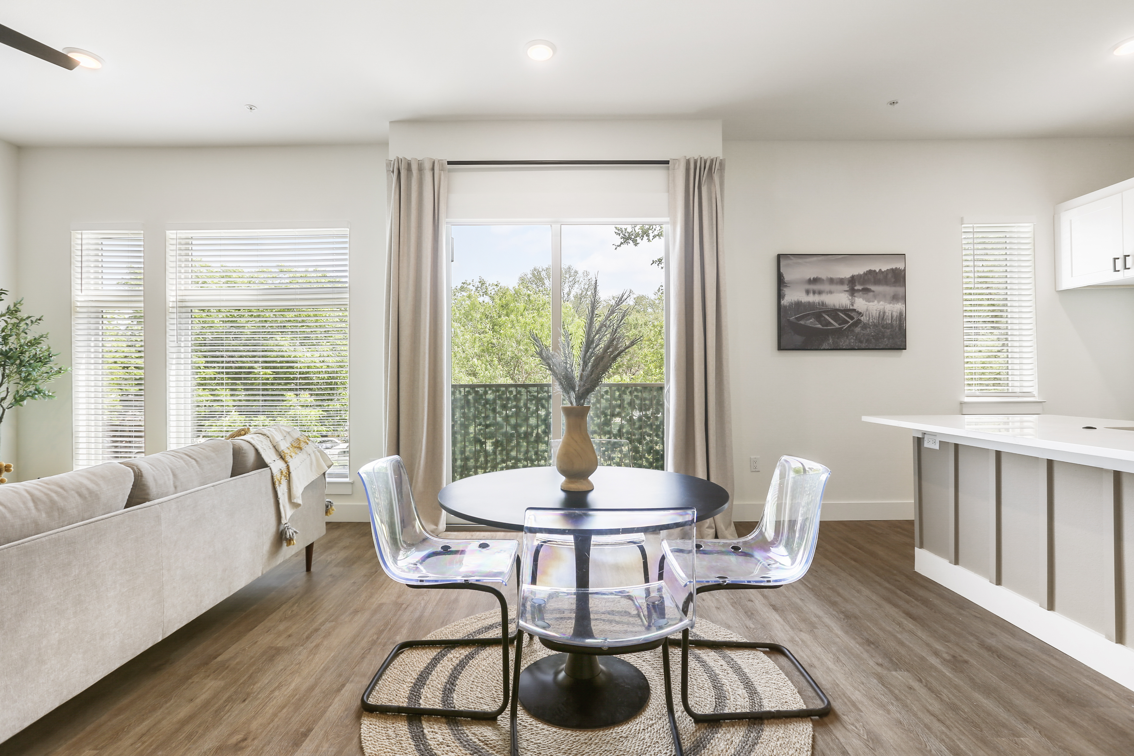 East Grove residence — unit-1206-4A4A3503.jpg