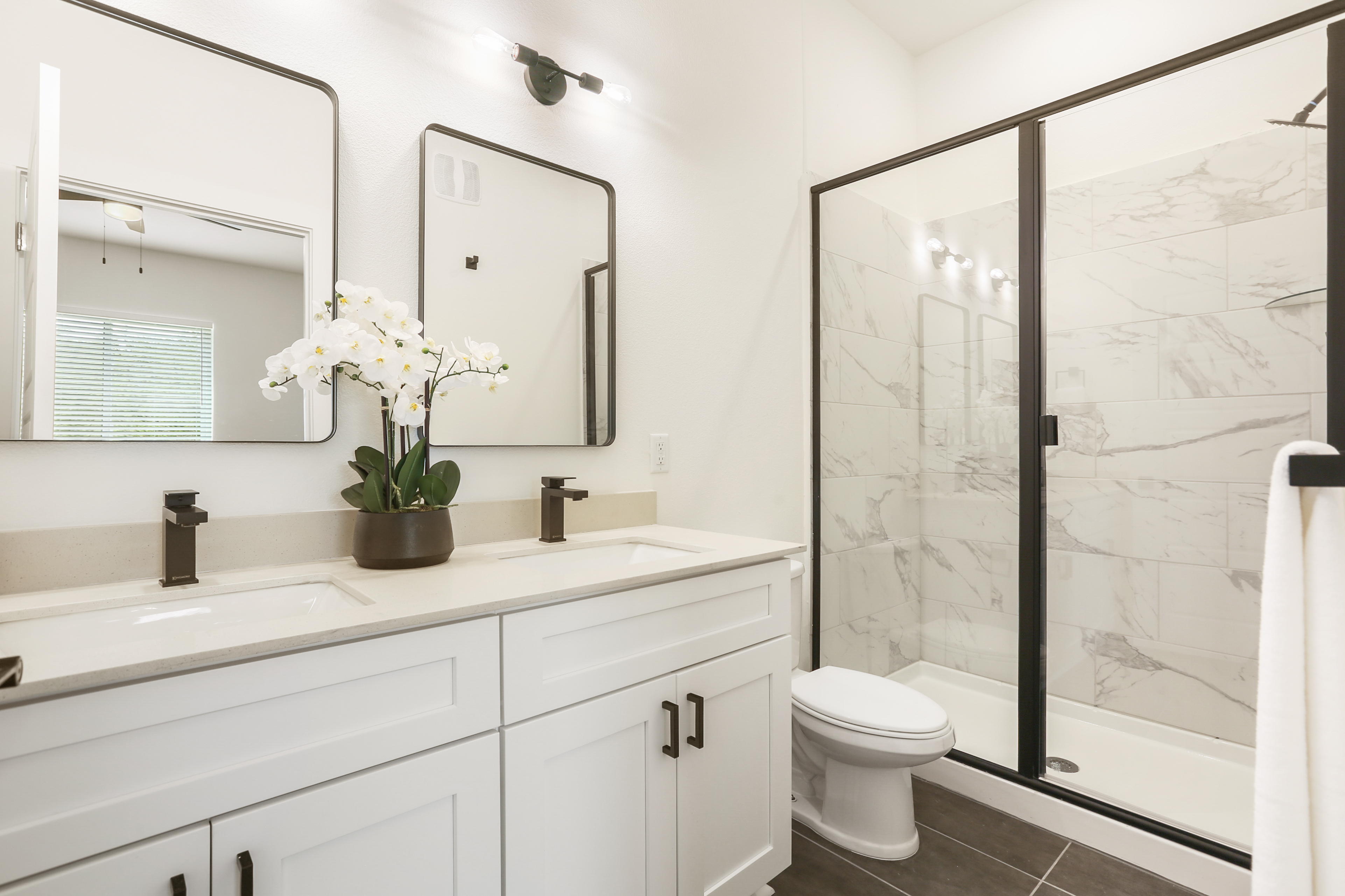 East Grove residence — unit-1206-4A4A3566.jpg