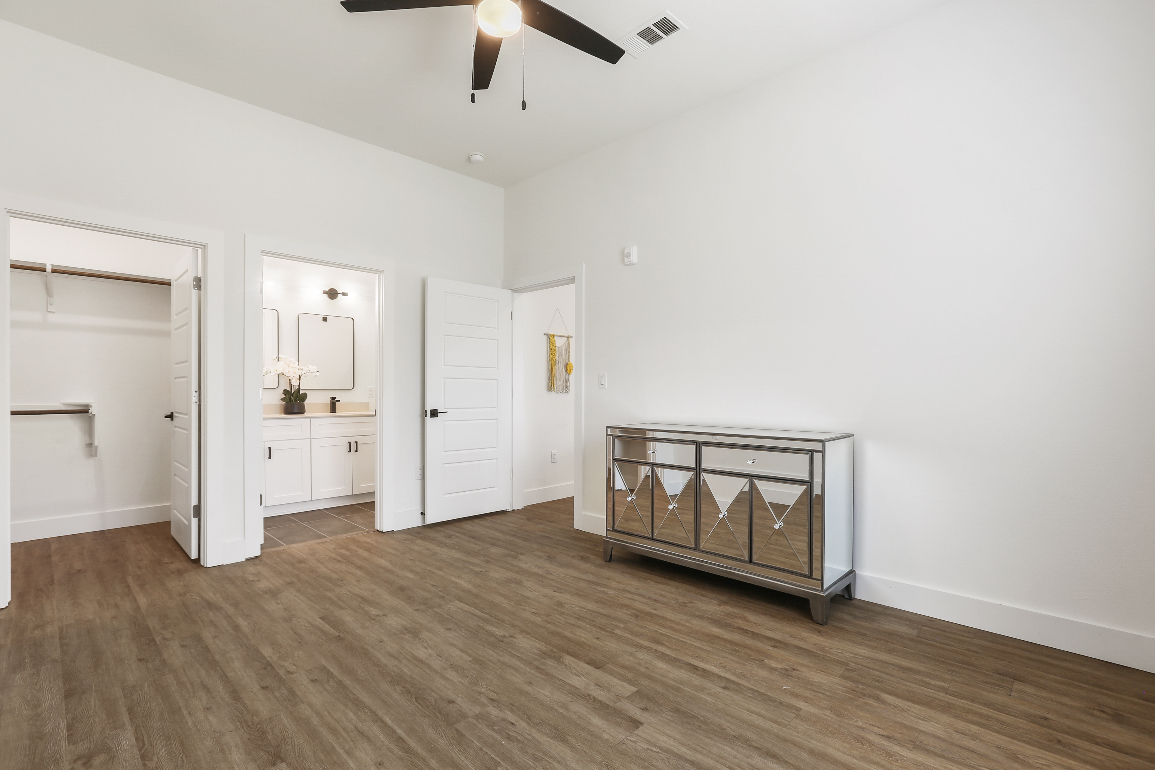 East Grove residence — unit-1206-4A4A3551.jpg