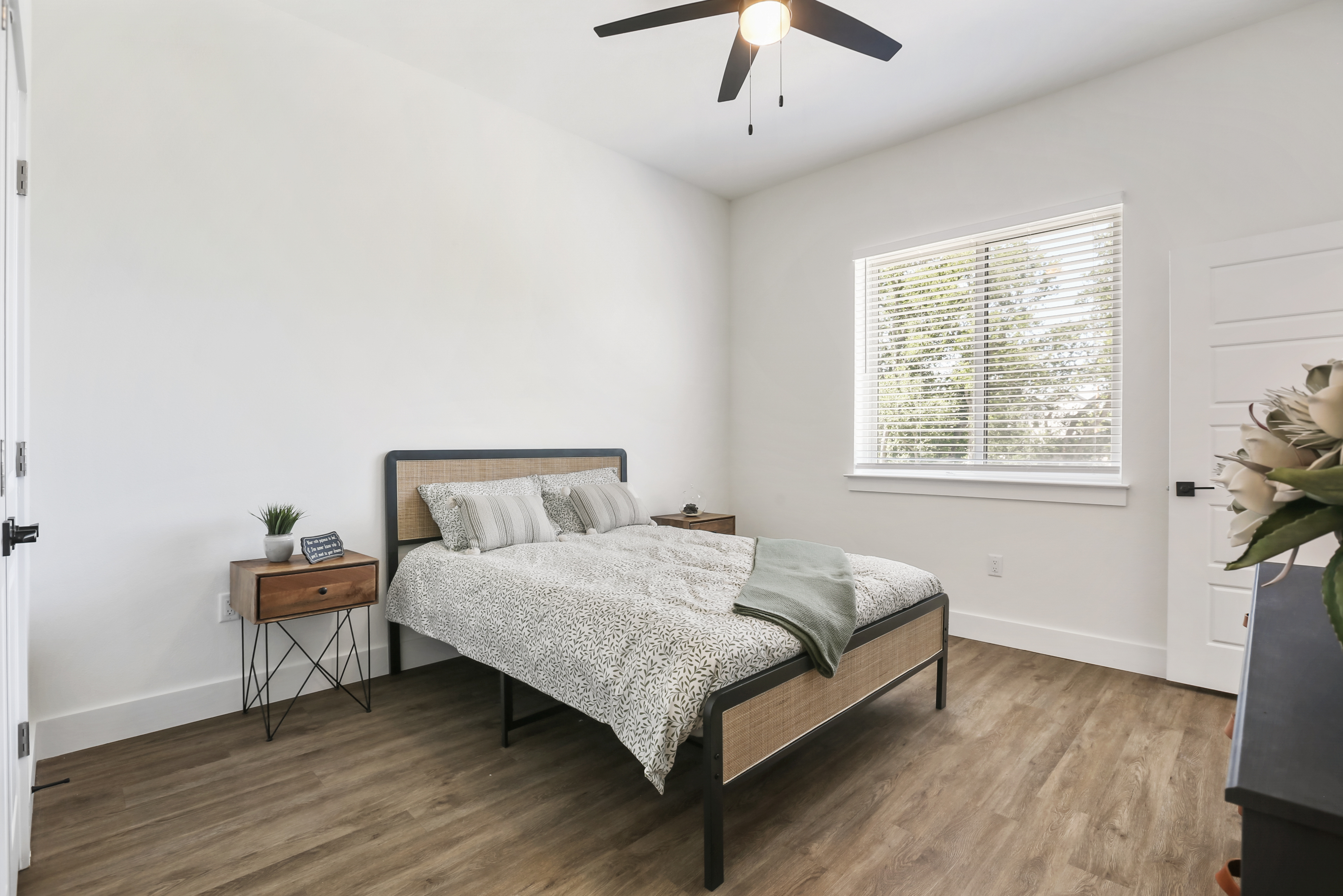 East Grove residence — 4A4A1634